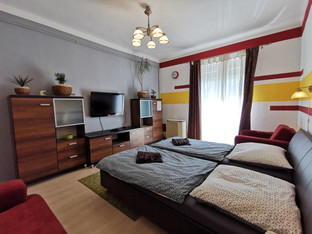 Smart Business Apartman ميسكولك المظهر الخارجي الصورة